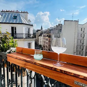 Appartement Vue Montmartre & Balcon, Parijs